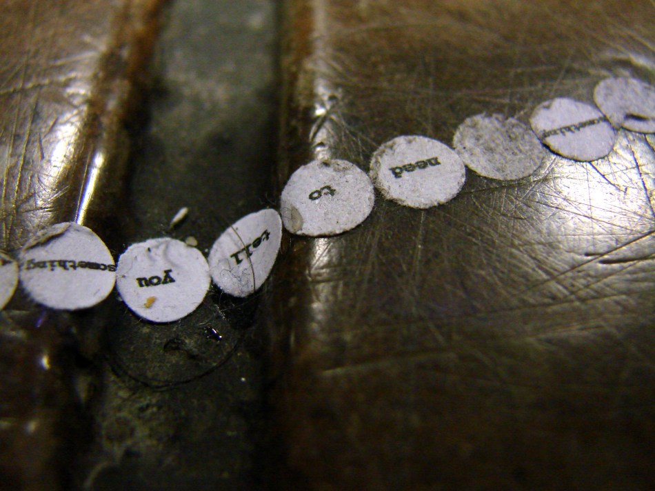 i_need_to_tell_you_close-up2